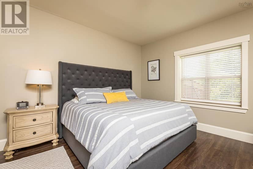 4 White Road — photo 17 of 26