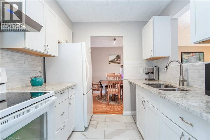 71 VANIER Drive Unit# 310 — photo 12 of 40