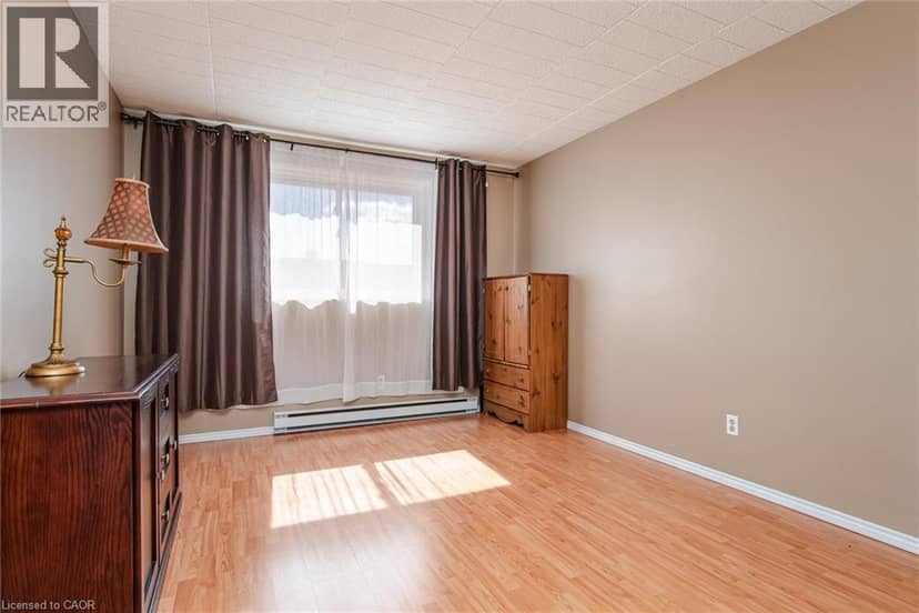 71 VANIER Drive Unit# 310 — photo 38 of 40