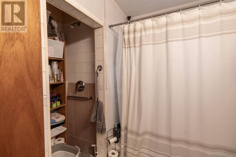 100 Amy AVE — photo 8 of 26