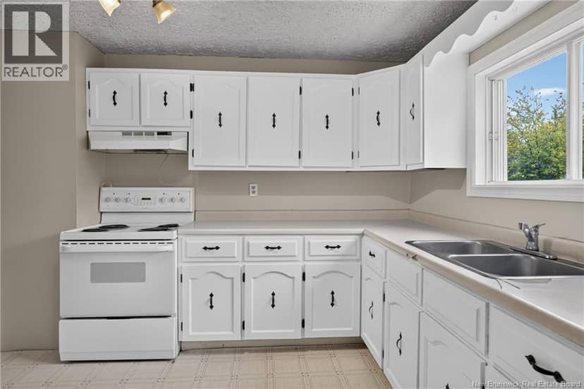 877 Barker Street — photo 17 of 36