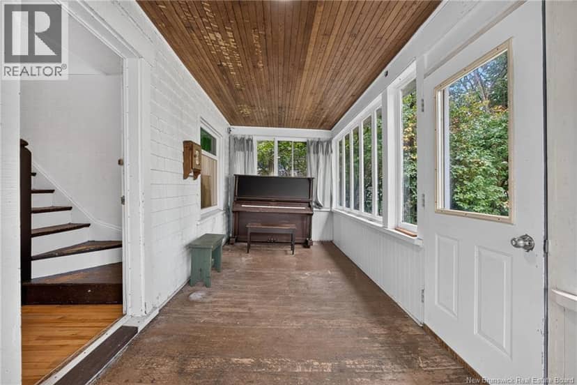 877 Barker Street — photo 7 of 36
