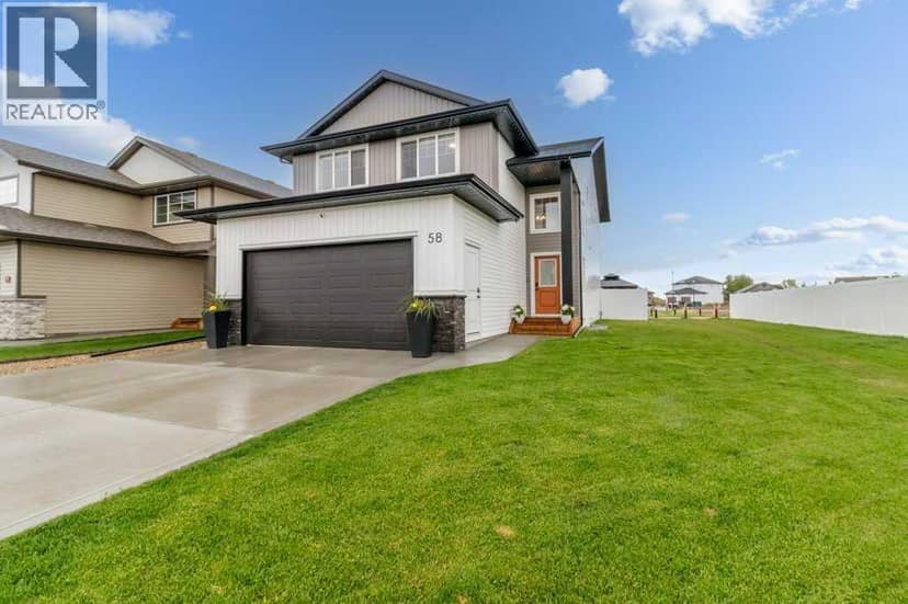 58 Bardwell Way, Sylvan Lake, photo 2