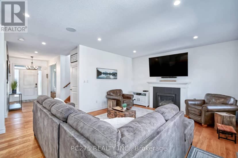 16 Peregrine Avenue — photo 9 of 35