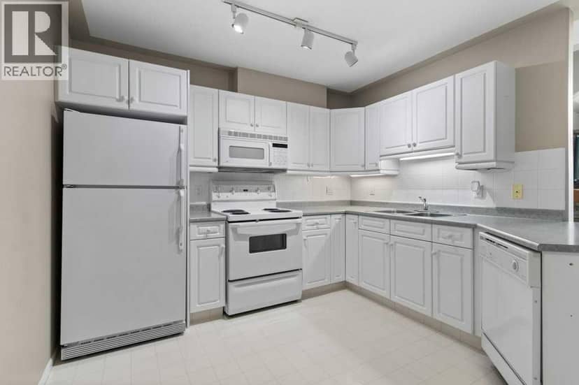 306, 5435 Lakeshore Drive, Sylvan Lake, photo 4
