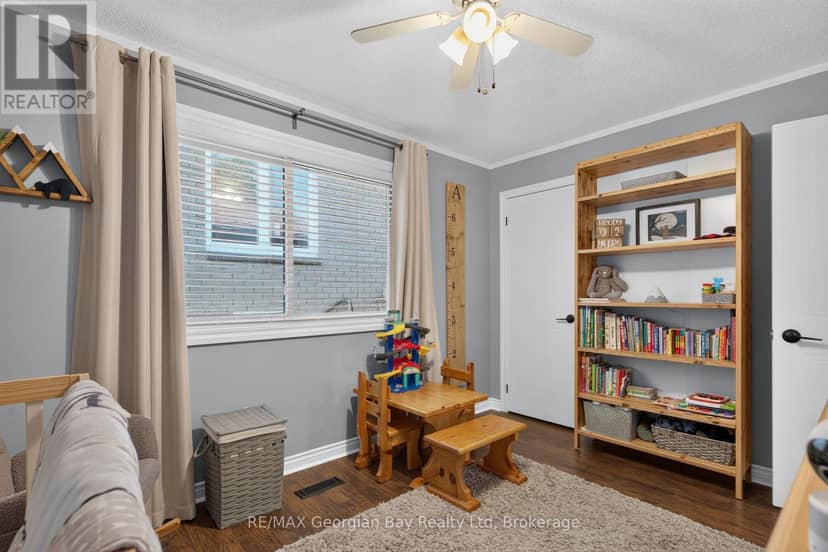 988 Victoria Street — photo 21 of 40