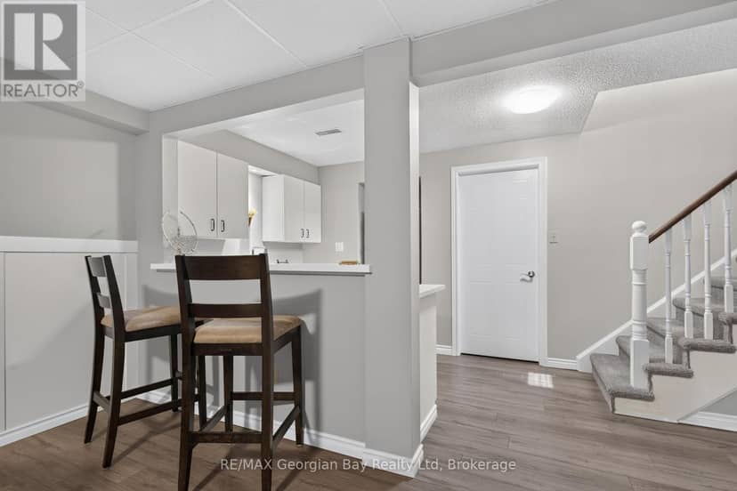 988 Victoria Street — photo 25 of 40