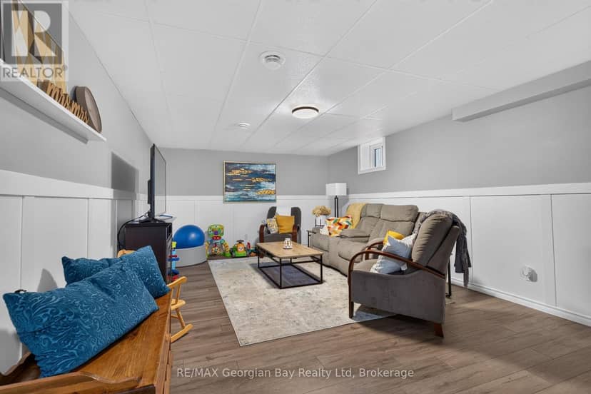 988 Victoria Street — photo 30 of 40