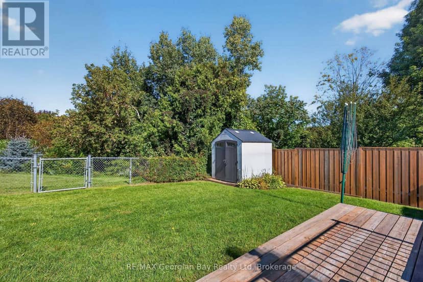 988 Victoria Street — photo 38 of 40
