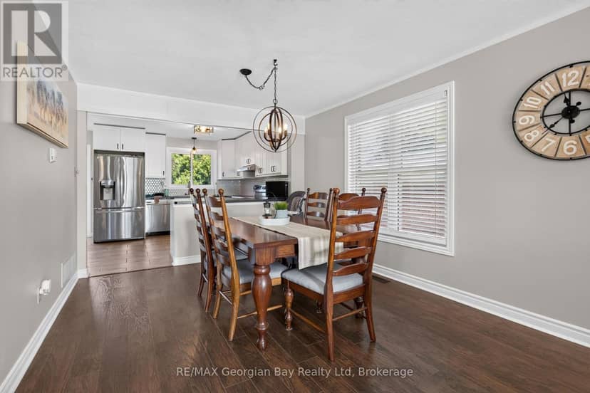 988 Victoria Street, Midland, photo 8