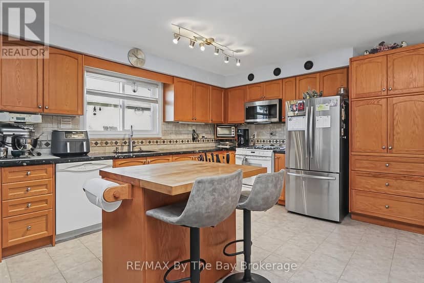8 Middleport Drive — photo 25 of 40