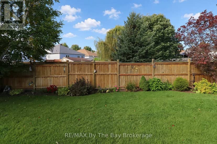 8 Middleport Drive — photo 32 of 40