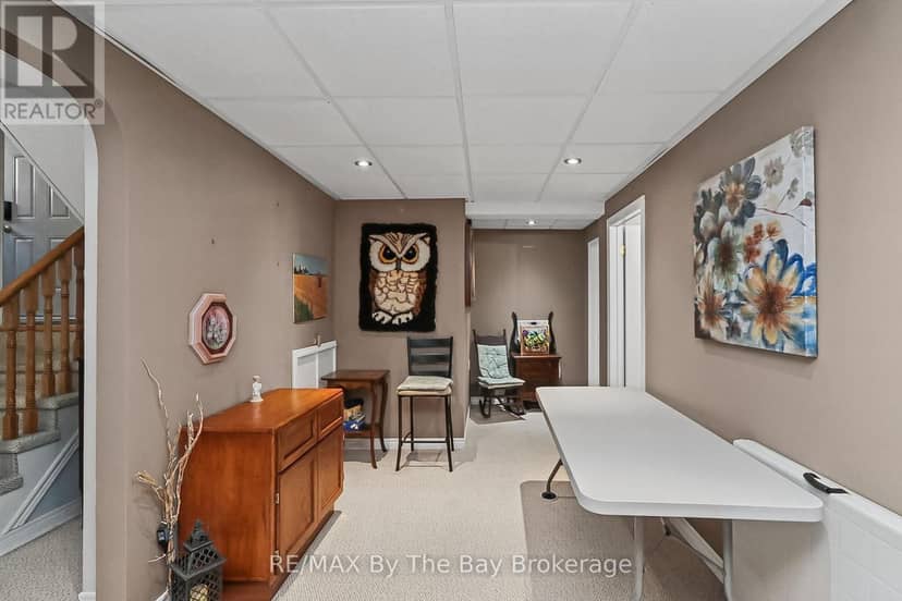 8 Middleport Drive — photo 39 of 40