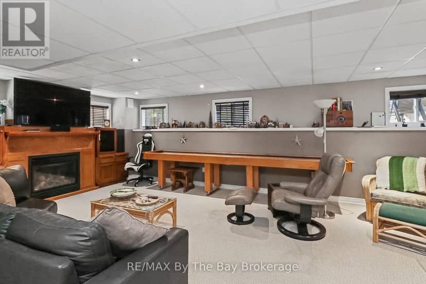 8 Middleport Drive — photo 5 of 40
