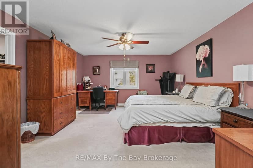 8 Middleport Drive — photo 6 of 40