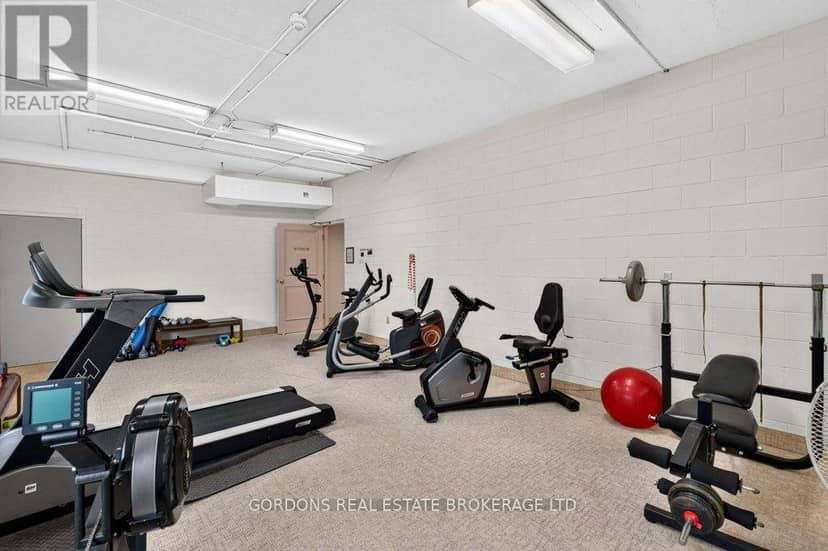 201 - 120 Barrett Court — photo 14 of 40