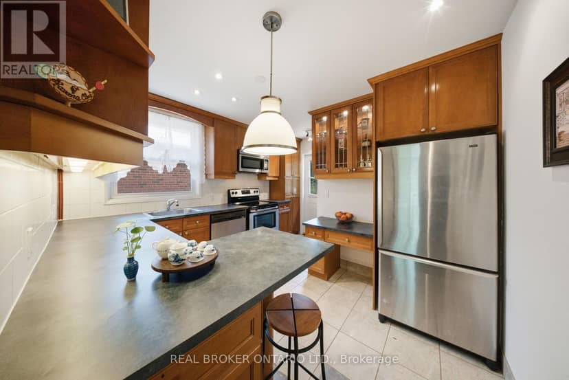 88 Cavehill Crescent — photo 8 of 26