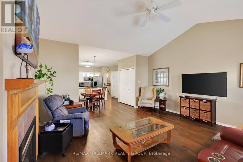 2171 Descartes Street — photo 13 of 31