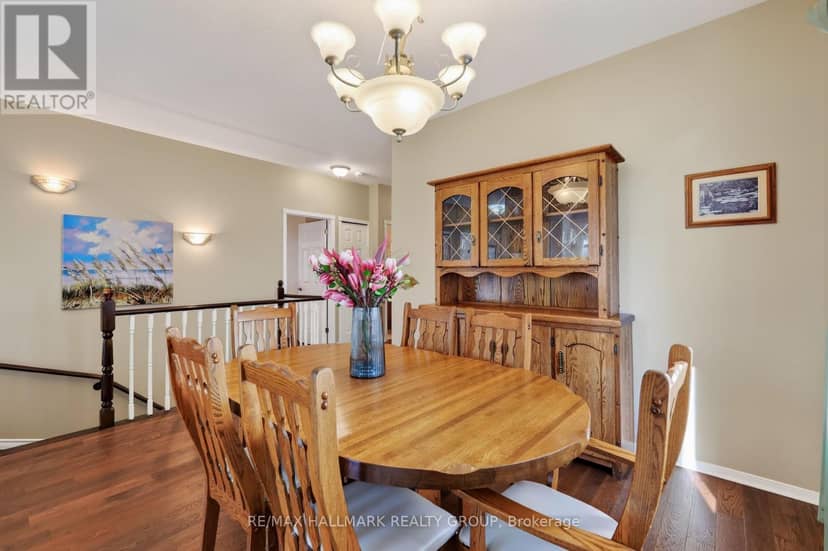 2171 Descartes Street — photo 4 of 31