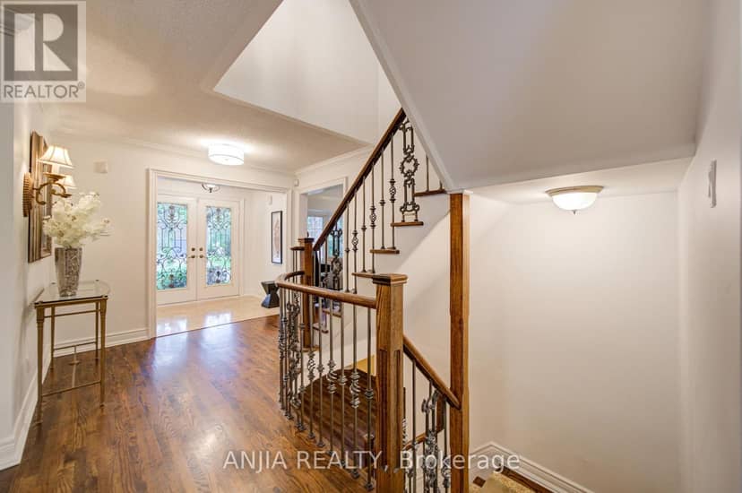 140 Reeve Drive — photo 3 of 40