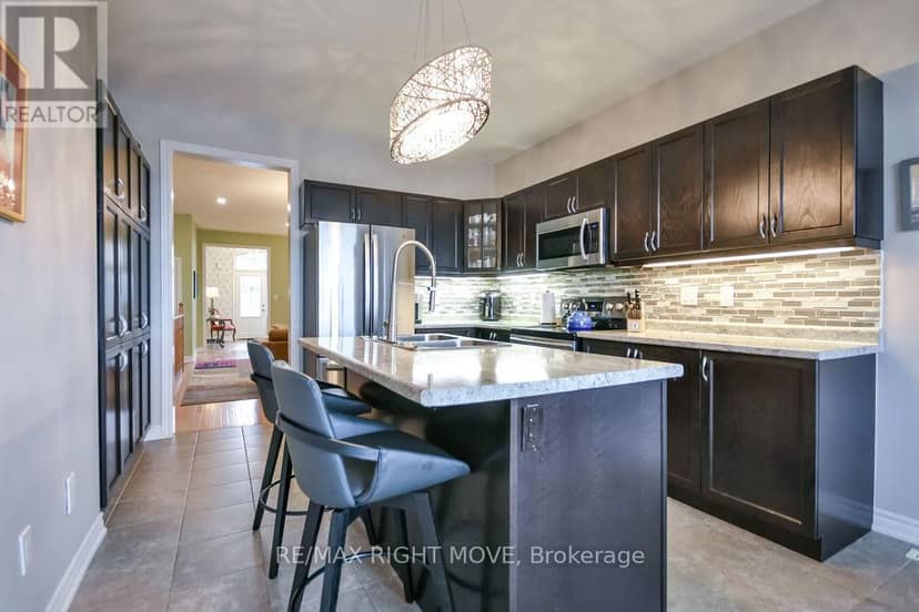 3111 Emperor Drive — photo 12 of 40