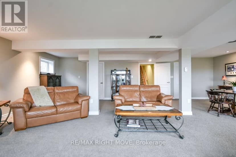 3111 Emperor Drive — photo 33 of 40