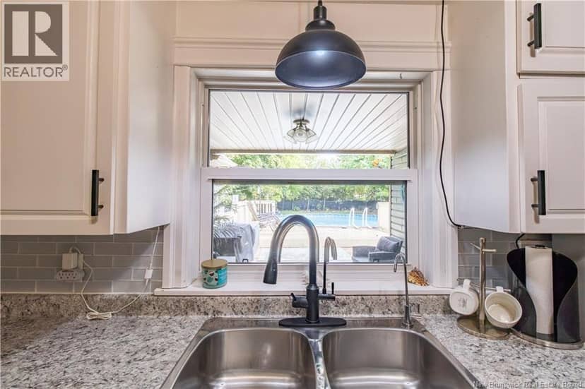 27 Stewart Avenue — photo 11 of 40