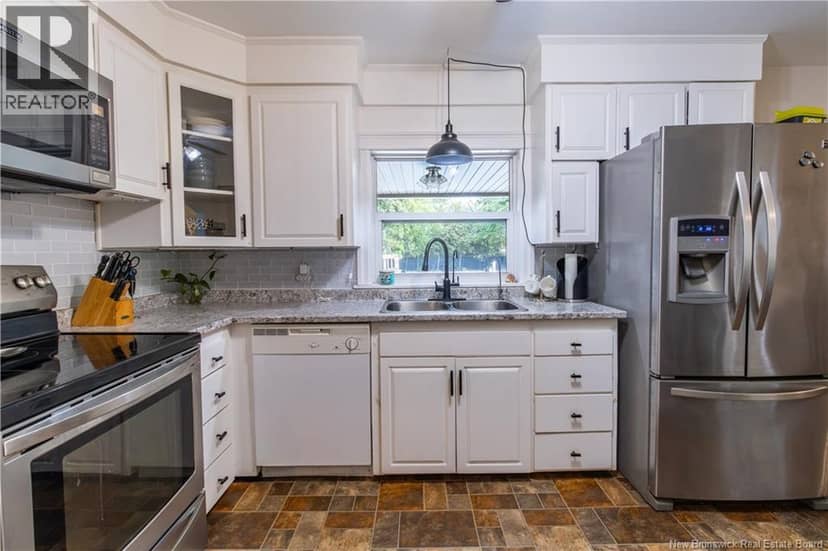 27 Stewart Avenue — photo 12 of 40