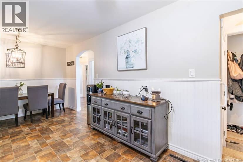 27 Stewart Avenue — photo 14 of 40