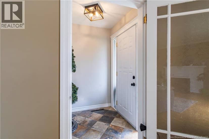 27 Stewart Avenue — photo 16 of 40