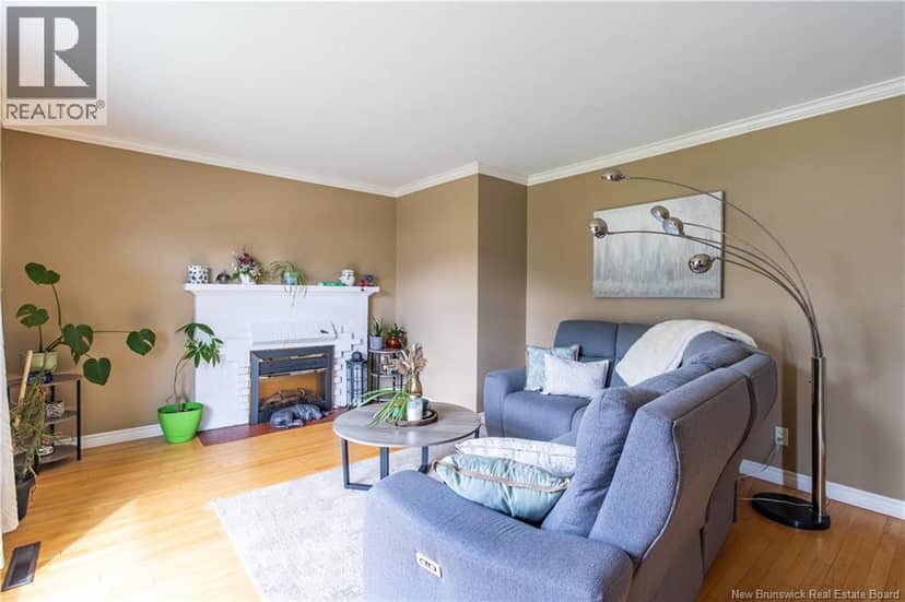 27 Stewart Avenue — photo 17 of 40