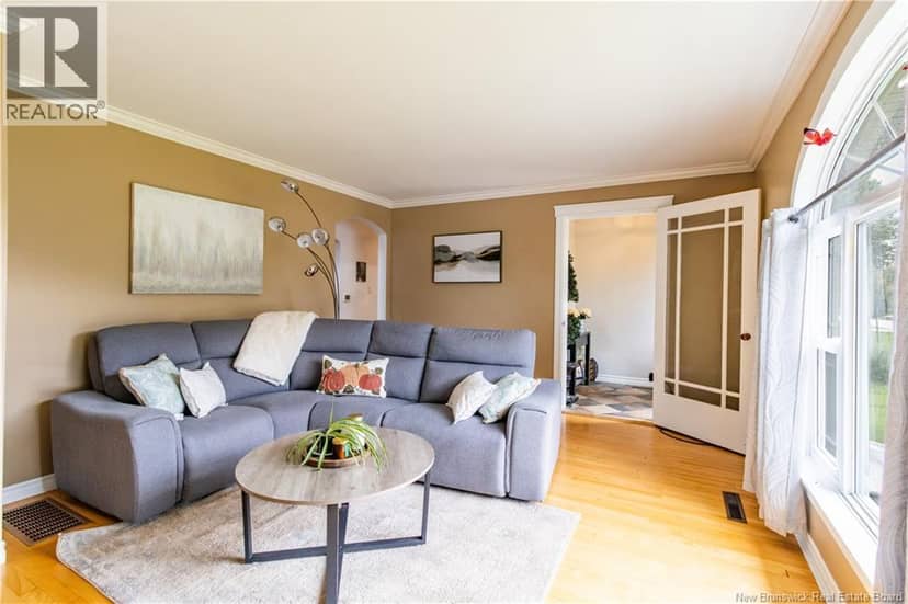 27 Stewart Avenue — photo 20 of 40