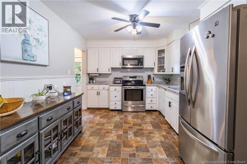 27 Stewart Avenue — photo 9 of 40