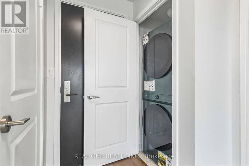 5301 - 60 Absolute Avenue — photo 11 of 26