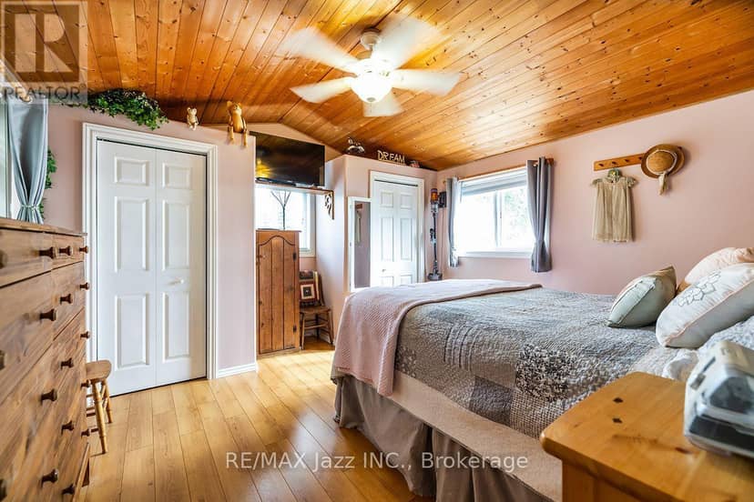 923 Silver Leaf Drive — photo 11 of 40