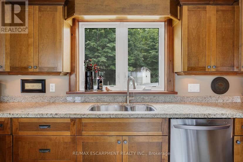 36 Manitouwabing Estates Road — photo 23 of 40
