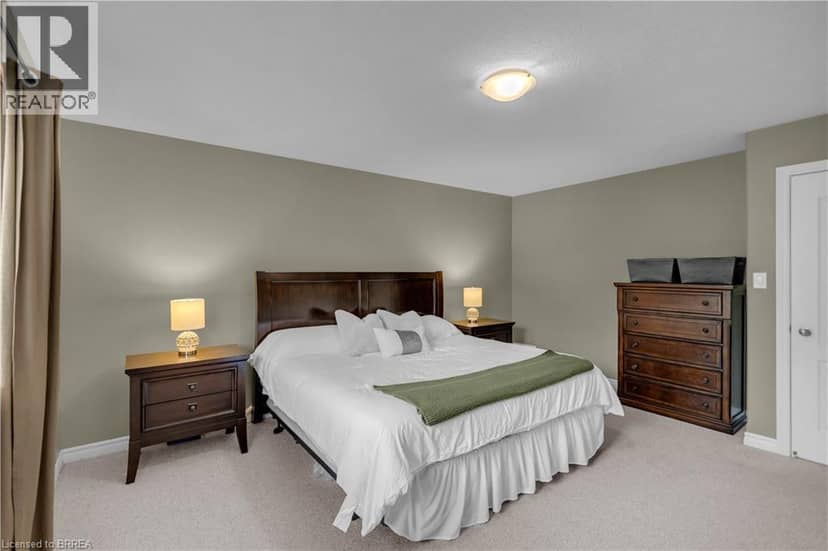 12 BRANTWOOD PARK Road Unit# C2 — photo 20 of 40