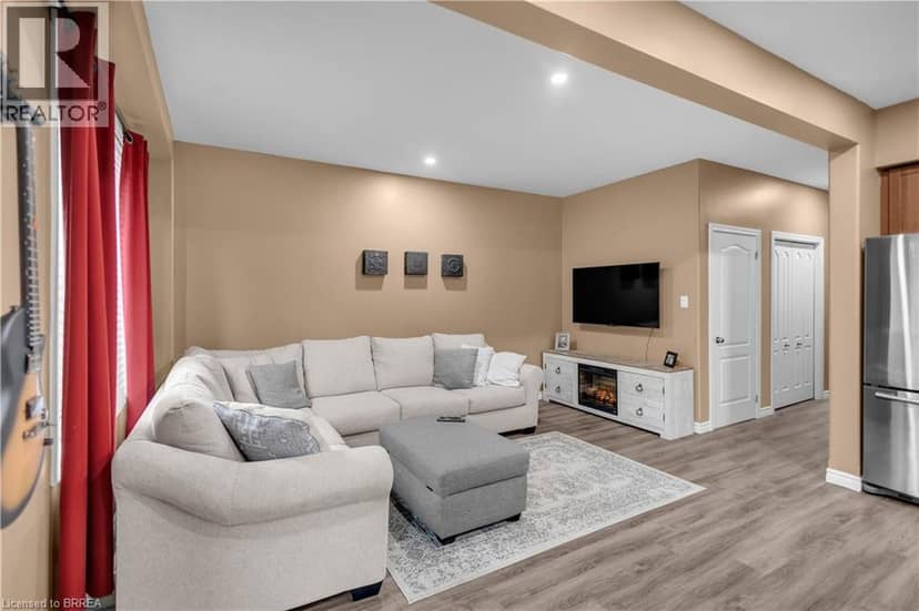 12 BRANTWOOD PARK Road Unit# C2 — photo 14 of 40