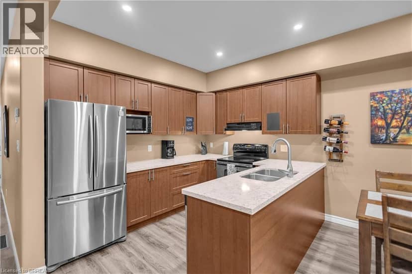12 BRANTWOOD PARK Road Unit# C2 — photo 9 of 40