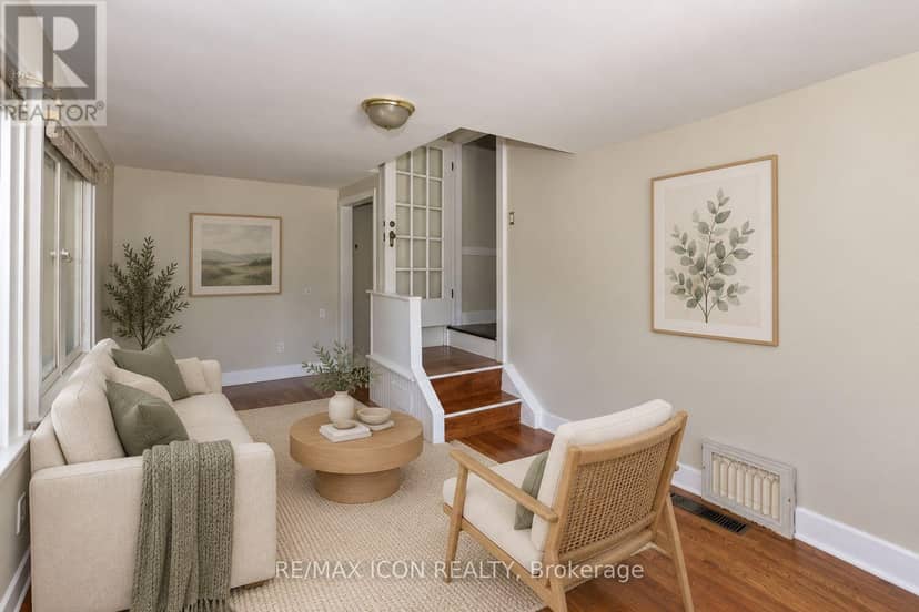 525 Grosvenor Street — photo 37 of 40