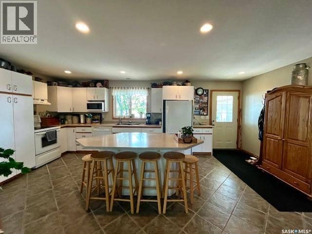 109 Northern Meadows DRIVE — photo 8 of 36