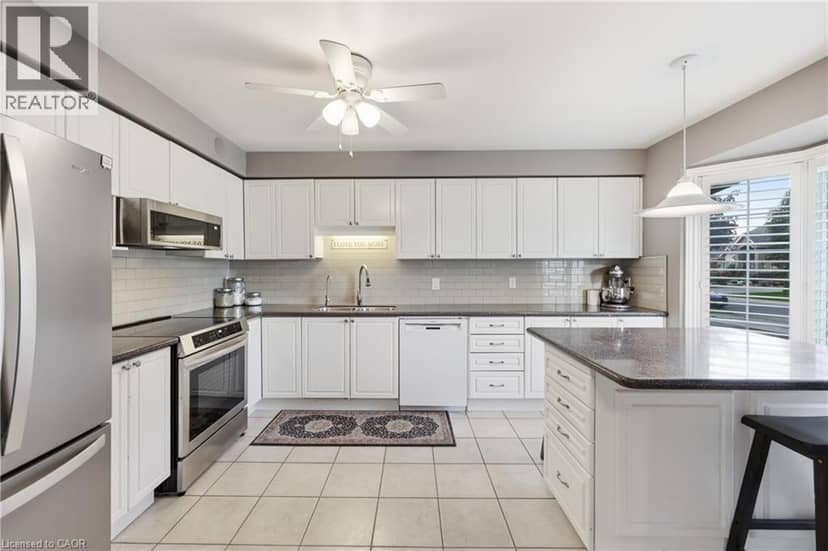 16 RED HAVEN Drive — photo 9 of 40