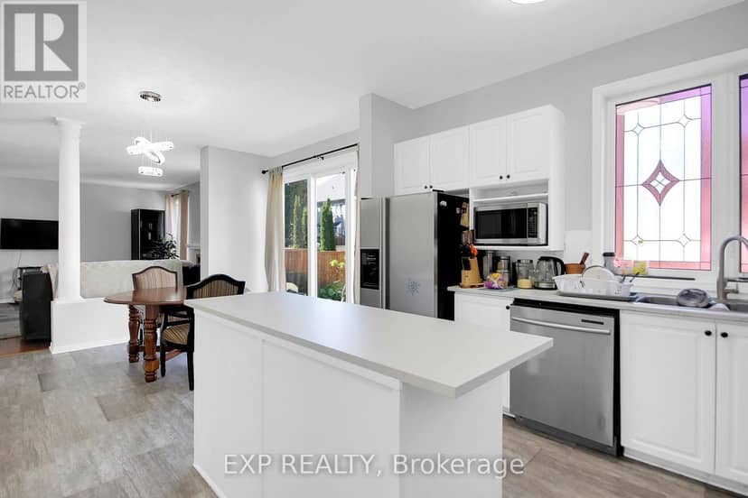 39 Greatwood Crescent — photo 11 of 25