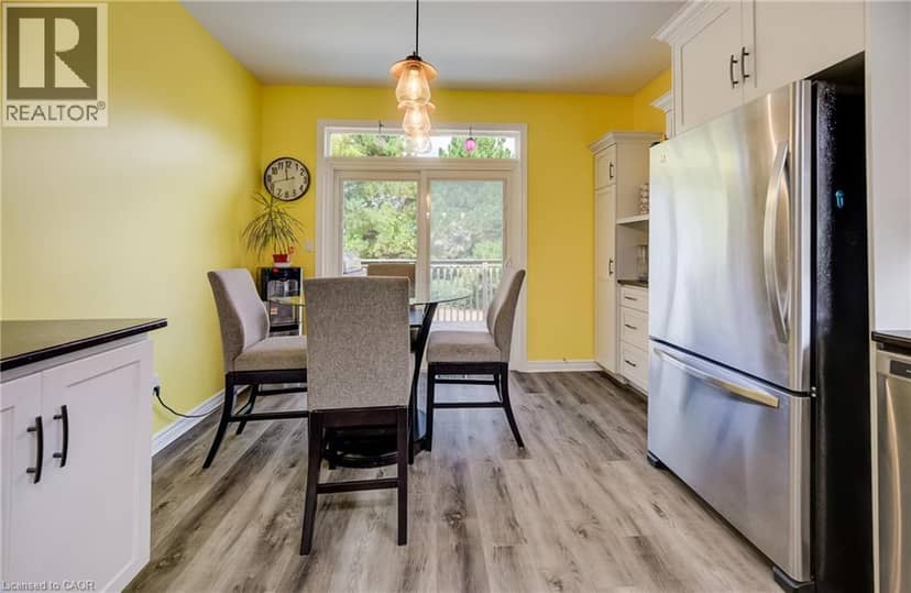 17 KINGSLEY Road — photo 12 of 40