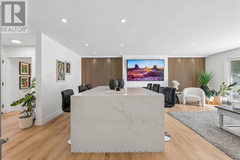2 Richbourne Court, Toronto, photo 7