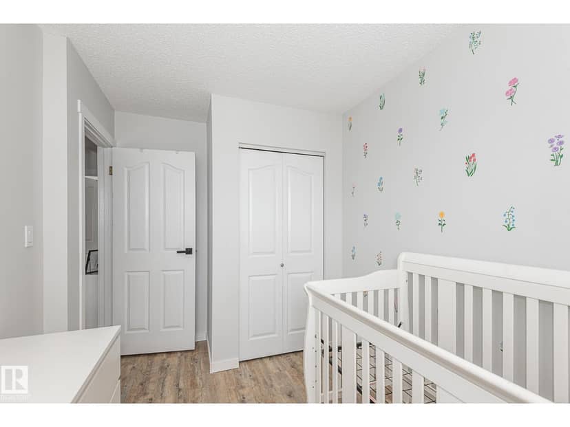 8326 157 AV NW — photo 18 of 27
