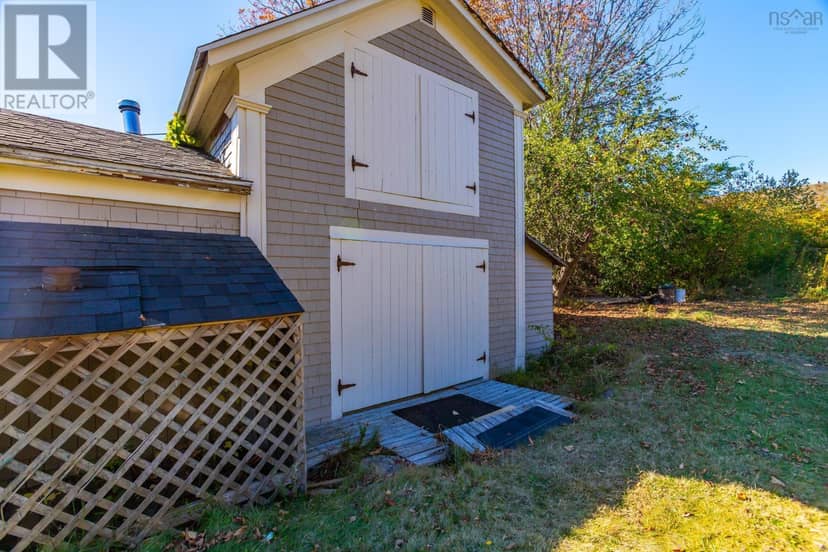 1611 Granville Road, Port Wade, photo 7