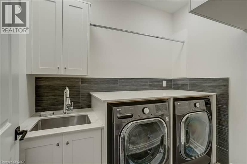 100 SENECA Drive — photo 32 of 40