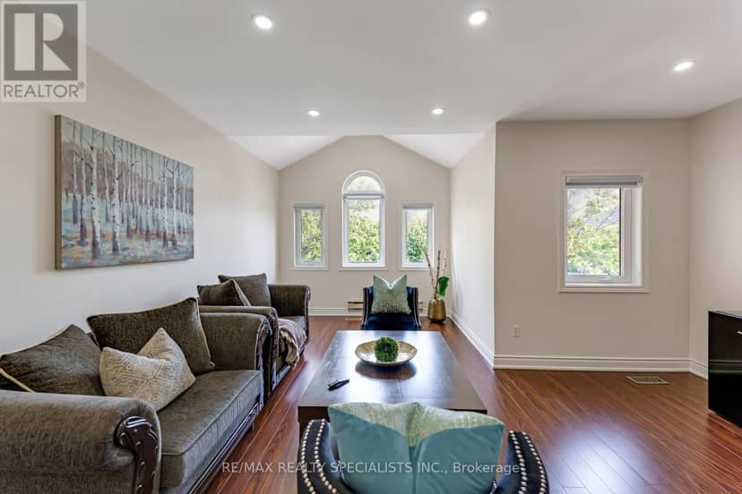 63 Blue Spruce Street — photo 14 of 40