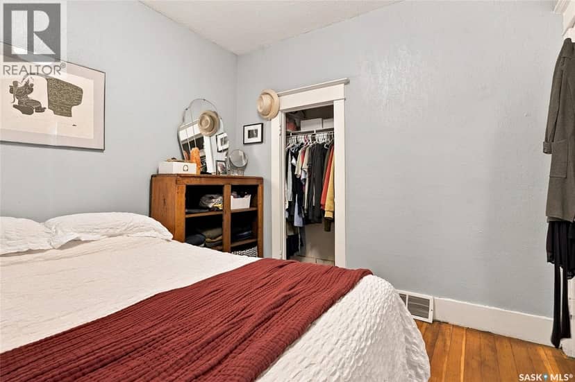 1116 B Avenue N — photo 16 of 40